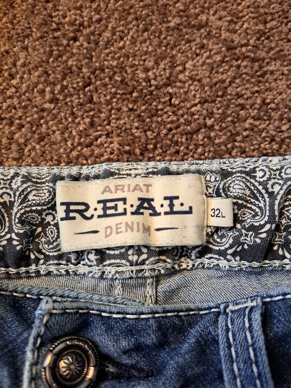 Ariat R.E.A.L. mid-rise bootcut  jeans with back-pocket whipstitch/embroidery - Picture 8 of 11